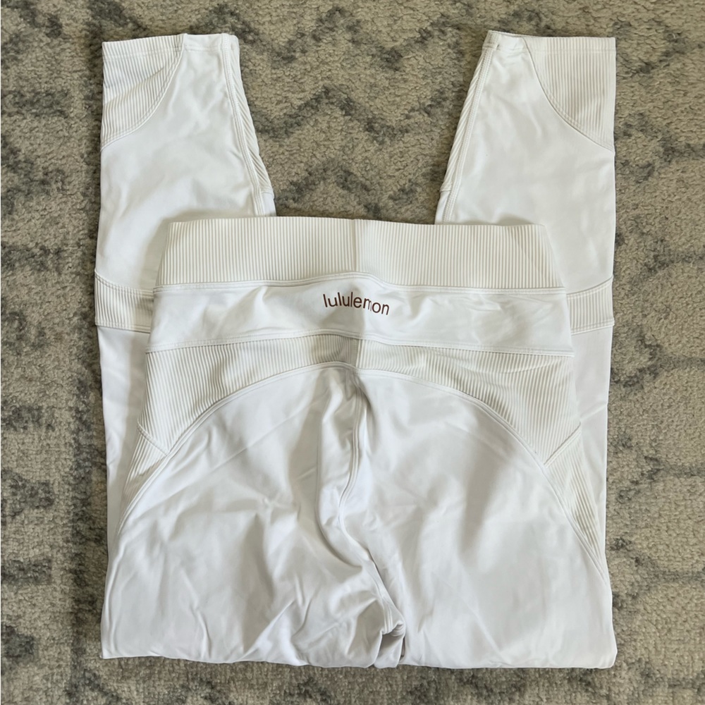Lululemon White Legging Size 8/10 Worn Once NWOT